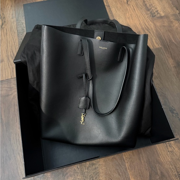 Yves Saint Laurent Tote - Picture 2 of 7